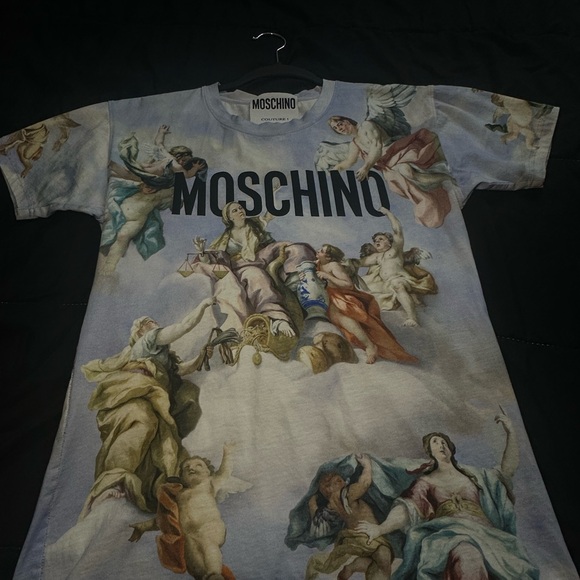 Moschino Tshirt - Picture 2 of 4